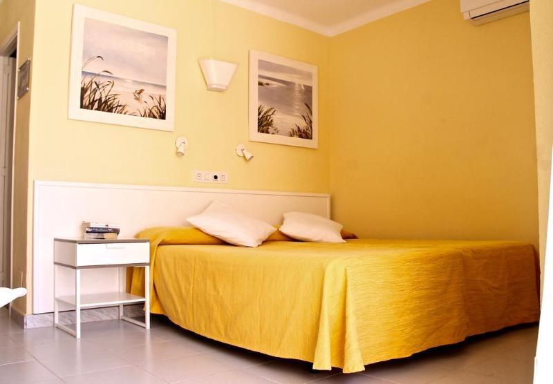 Hsr Gil (Adults Only) Hostel ปัลมาโนวา ภายนอก รูปภาพ